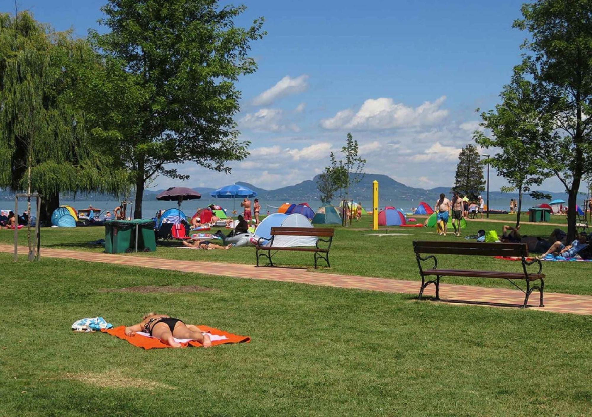 Holiday Homes In Balatonmariafuerdo 48114 Esterno foto
